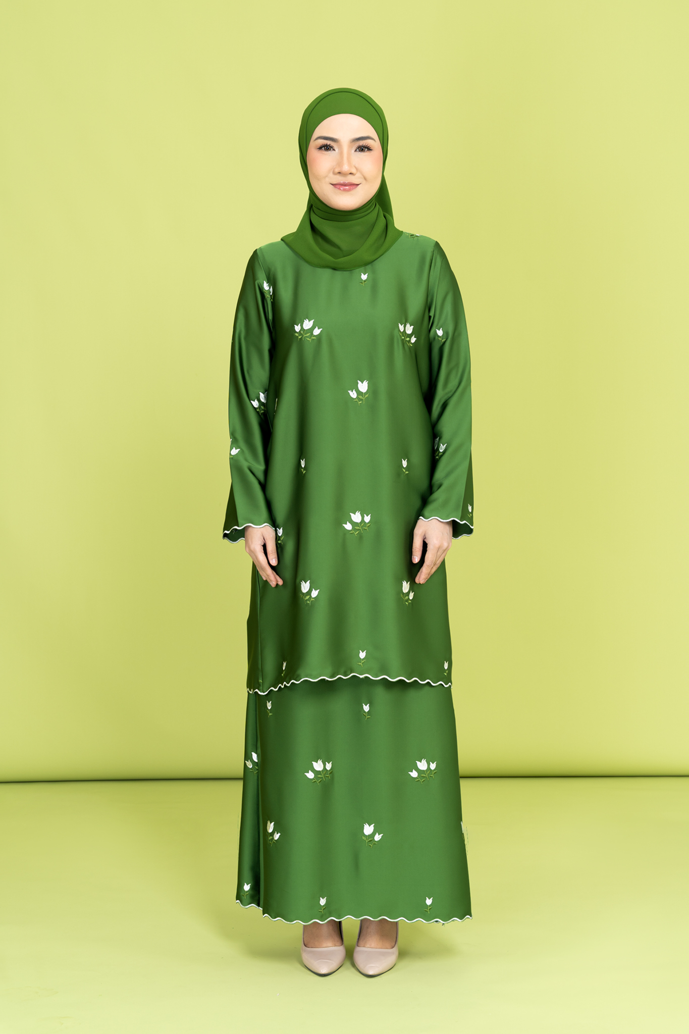 Tulip Embroidered Kurung in Emerald Green