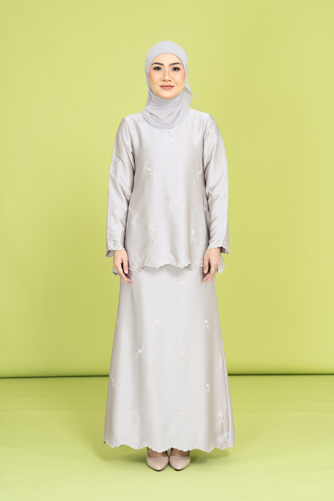 Lydia Embroidered Set in Pearl Grey