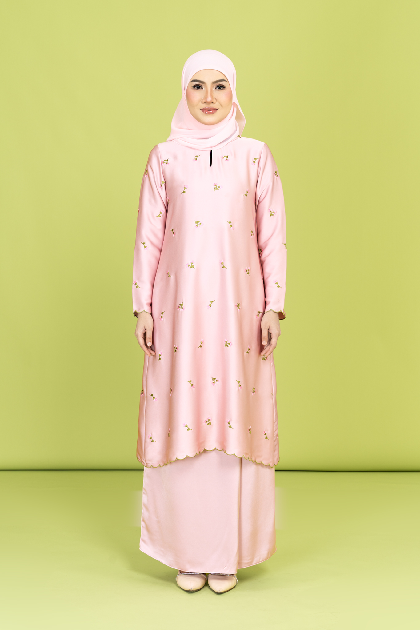 Alina Embroidered Kurung Labuh in Pink