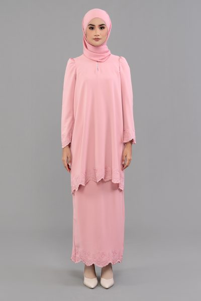 soonia pink front